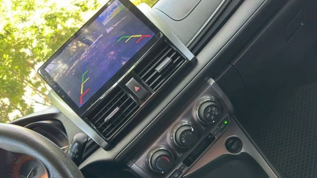 TOYOTA YARIS/倒車顯影/電動後視鏡/後座6/4分離  第10張相片