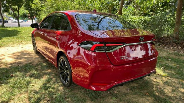 TOYOTA ALTIS/GR/I-KEY/倒車顯影/跟車系統/循跡防滑/胎壓偵測/電動後視鏡/後座出風口  第7張相片
