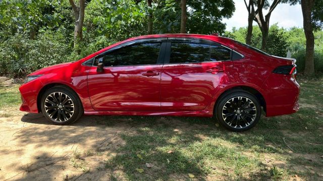 TOYOTA ALTIS/GR/I-KEY/倒車顯影/跟車系統/循跡防滑/胎壓偵測/電動後視鏡/後座出風口  第8張相片