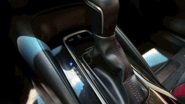 TOYOTA ALTIS/GR/I-KEY/倒車顯影/跟車系統/循跡防滑/胎壓偵測/電動後視鏡/後座出風口  第13張相片