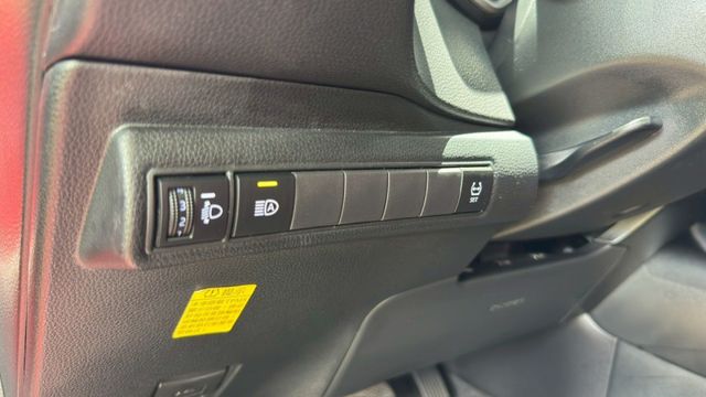 TOYOTA ALTIS/GR/I-KEY/倒車顯影/跟車系統/循跡防滑/胎壓偵測/電動後視鏡/後座出風口  第16張相片