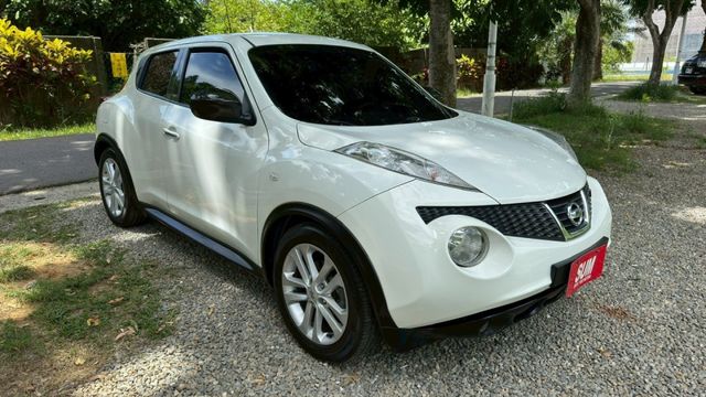 NISSAN JUKE/4WD/I-KEY/倒車顯影/恆溫空調/循跡防滑/定速/電動後視鏡/摸門  第4張相片