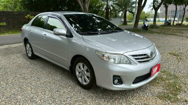 TOYOTA ALTIS/倒車顯影/定速/胎壓偵測/抬頭顯示器/電動後視鏡  第4張相片