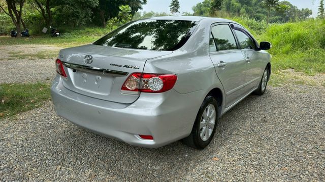 TOYOTA ALTIS/倒車顯影/定速/胎壓偵測/抬頭顯示器/電動後視鏡  第5張相片