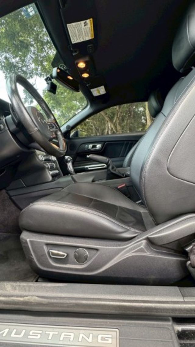 FORD 野馬/I-KEY/倒車顯影/定速/雙前通風+加熱座椅/盲點偵測/循跡防滑/駕駛記憶座椅/雙前電動座椅  第16張相片