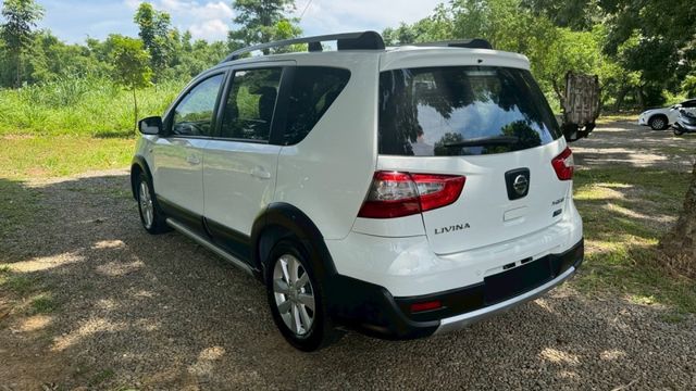 NISSAN LIVINA/胎壓偵測/後視鏡電動調整  第7張相片