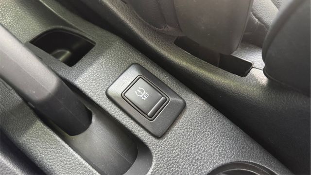 NISSAN LIVINA/胎壓偵測/後視鏡電動調整  第10張相片