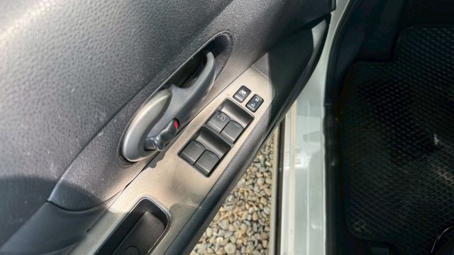 NISSAN LIVINA/胎壓偵測/後視鏡電動調整  第11張相片