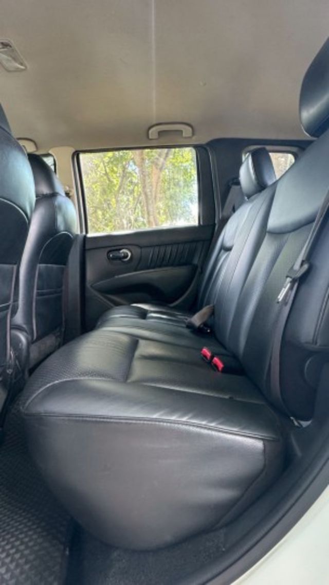 NISSAN LIVINA/胎壓偵測/後視鏡電動調整  第13張相片