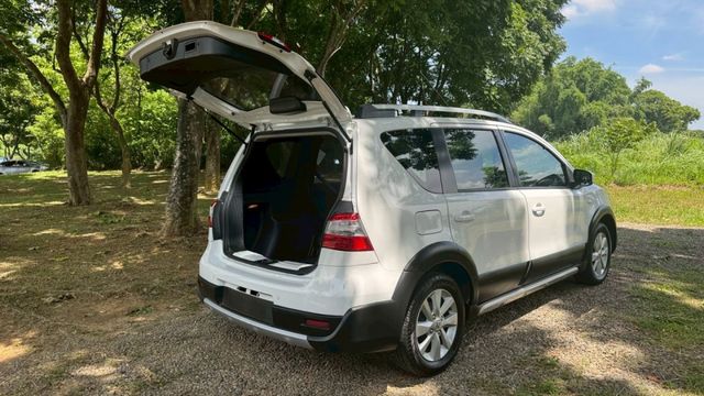 NISSAN LIVINA/胎壓偵測/後視鏡電動調整  第15張相片