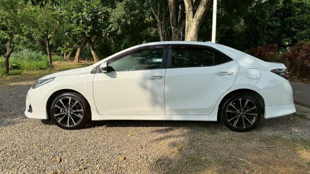 TOYOTA ALTIS/I-KEY/倒車顯影/定速/循跡防滑/恆溫空調/電動後視鏡  第8張相片