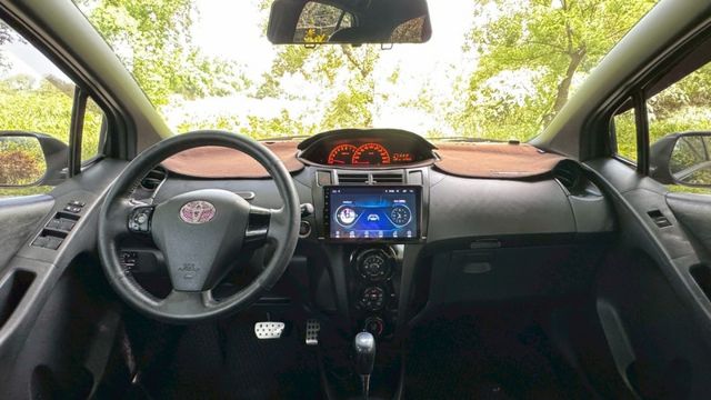 TOYOTA YARIS/I-KEY/安卓機/電動後視鏡/後座6/4分離  第9張相片