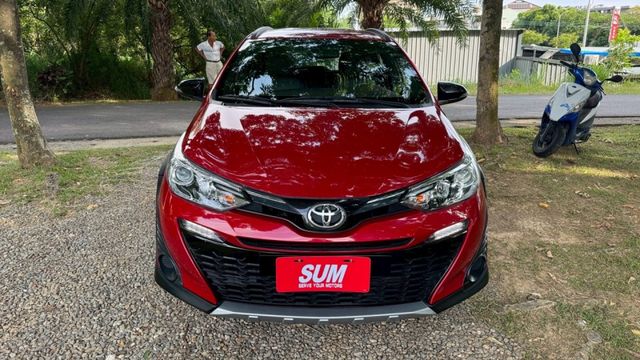 TOYOTA YARIS CROSS/循跡防滑/電動後視鏡/後座6/4分離  第3張相片