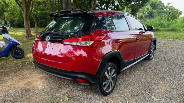 TOYOTA YARIS CROSS/循跡防滑/電動後視鏡/後座6/4分離  第5張相片