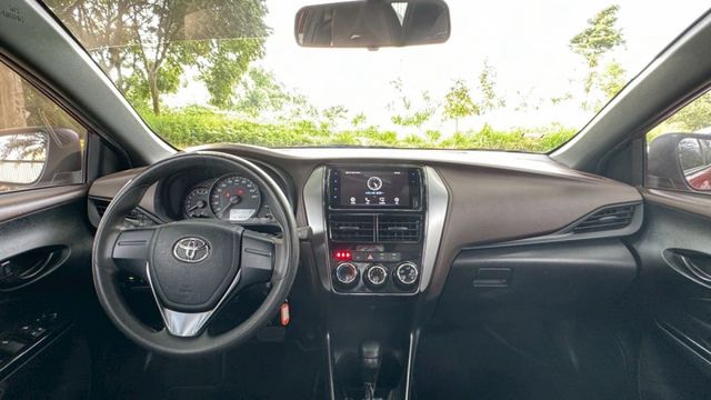 TOYOTA YARIS CROSS/循跡防滑/電動後視鏡/後座6/4分離  第9張相片