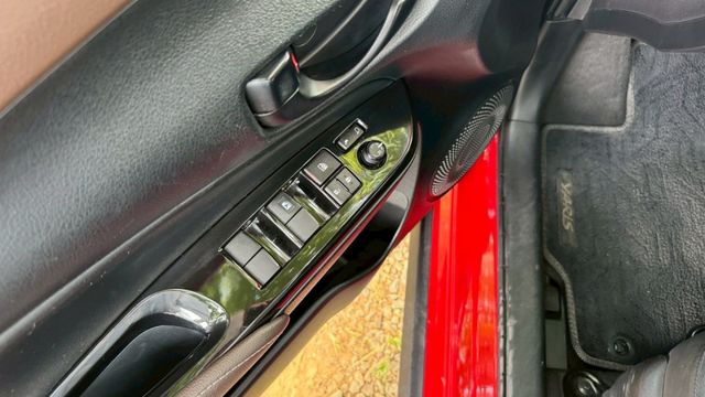 TOYOTA YARIS CROSS/循跡防滑/電動後視鏡/後座6/4分離  第13張相片