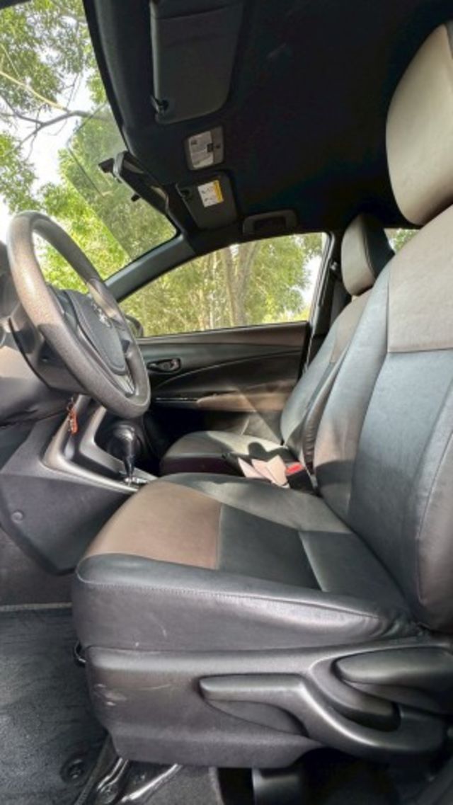 TOYOTA YARIS CROSS/循跡防滑/電動後視鏡/後座6/4分離  第14張相片