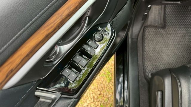 HONDA CRV/I-KEY/倒車顯影/跟車系統/電尾門/電動座椅/循跡防滑/自動緊急煞車系統/全景天窗  第13張相片