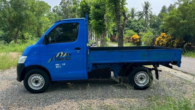 TOYOTA TOWN ACE/自排/木斗/怠速熄火/循跡防滑/胎壓偵測  第7張相片