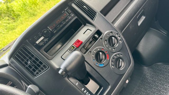 TOYOTA TOWN ACE/自排/木斗/怠速熄火/循跡防滑/胎壓偵測  第9張相片