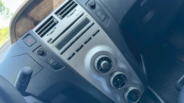 TOYOTA YARIS/五門掀背小車/代步車/稅金省  第10張相片