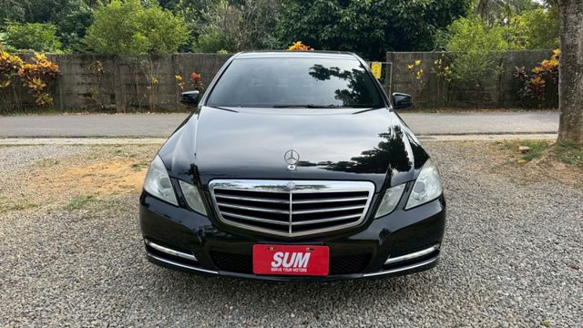 BENZ E200/雙前記憶電動座椅/天窗/定速/雙區恆溫空調  第3張相片