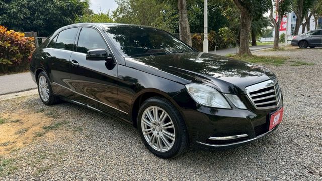 BENZ E200/雙前記憶電動座椅/天窗/定速/雙區恆溫空調  第4張相片