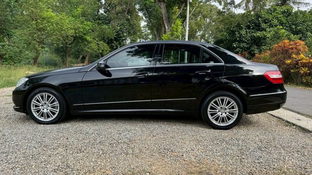 BENZ E200/雙前記憶電動座椅/天窗/定速/雙區恆溫空調  第8張相片