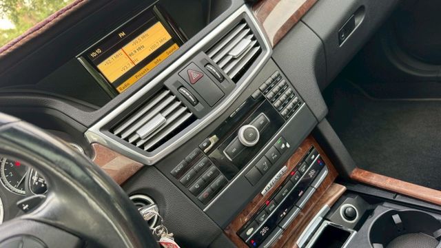 BENZ E200/雙前記憶電動座椅/天窗/定速/雙區恆溫空調  第10張相片