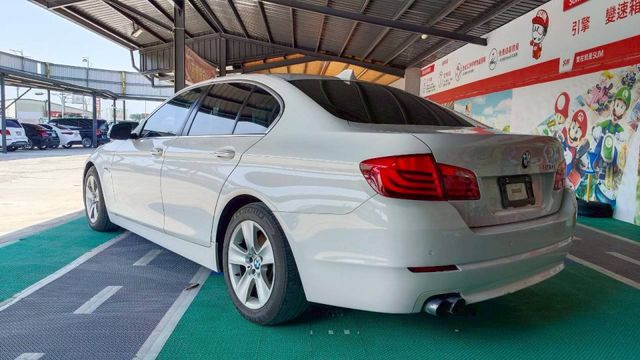 BMW 528i/I-KEY/倒車顯影/盲點偵測/天窗/雙前電動座椅/怠速熄火/雙前加熱座椅/定速  第5張相片