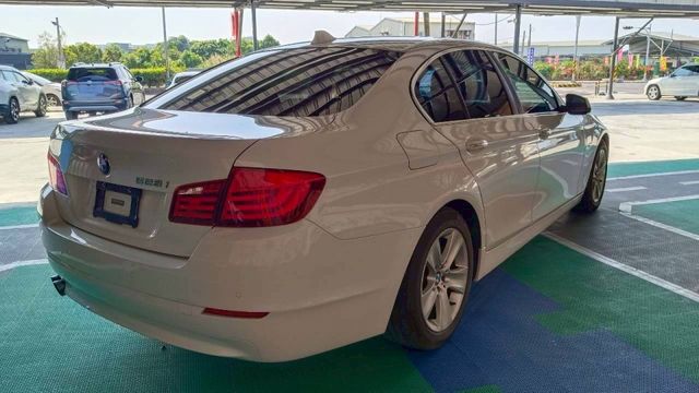BMW 528i/I-KEY/倒車顯影/盲點偵測/天窗/雙前電動座椅/怠速熄火/雙前加熱座椅/定速  第7張相片