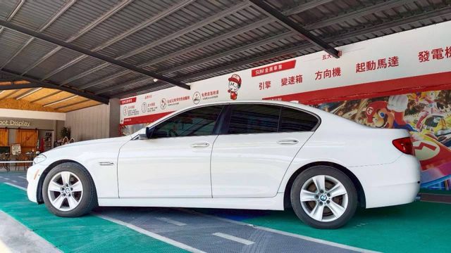 BMW 528i/I-KEY/倒車顯影/盲點偵測/天窗/雙前電動座椅/怠速熄火/雙前加熱座椅/定速  第8張相片