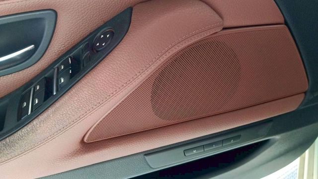 BMW 528i/I-KEY/倒車顯影/盲點偵測/天窗/雙前電動座椅/怠速熄火/雙前加熱座椅/定速  第16張相片