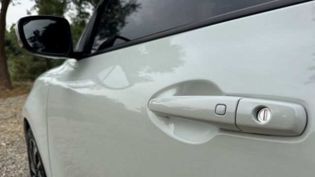 SUZUKI SWIFT/I-KEY/跟車系統/倒車顯影/怠速熄火/循跡防滑/盲點偵測/自動緊急煞車系統  第10張相片