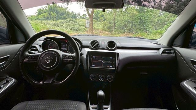 SUZUKI SWIFT/I-KEY/跟車系統/倒車顯影/怠速熄火/循跡防滑/盲點偵測/自動緊急煞車系統  第11張相片