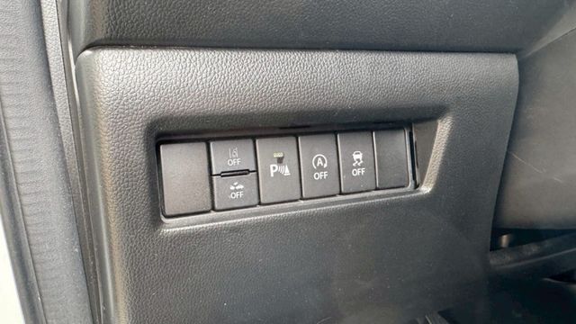 SUZUKI SWIFT/I-KEY/跟車系統/倒車顯影/怠速熄火/循跡防滑/盲點偵測/自動緊急煞車系統  第14張相片