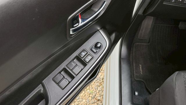 SUZUKI SWIFT/I-KEY/跟車系統/倒車顯影/怠速熄火/循跡防滑/盲點偵測/自動緊急煞車系統  第15張相片