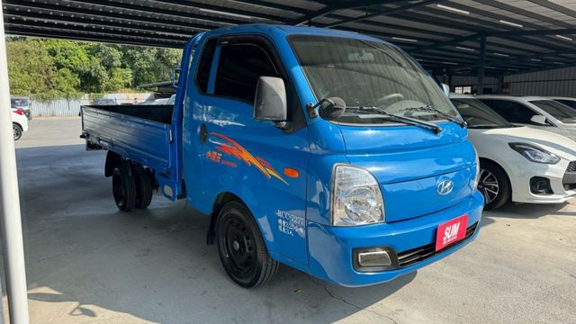 現代 小霸王/自排/木斗/循跡防滑/電動窗  第4張相片