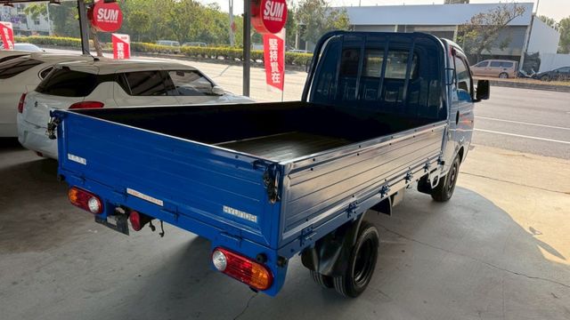 現代 小霸王/自排/木斗/循跡防滑/電動窗  第5張相片