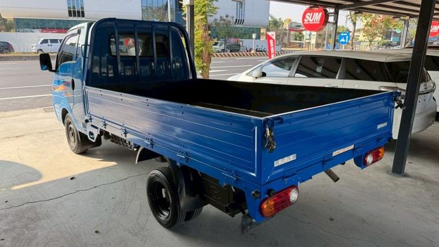 現代 小霸王/自排/木斗/循跡防滑/電動窗  第6張相片