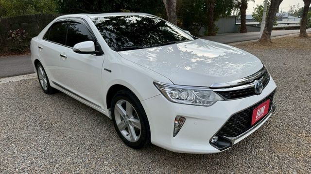 TOYOTA CAMRY/油電/I-KEY/倒車顯影/電動座椅/抬顯/定速/天窗/胎壓偵測/循跡防滑  第4張相片