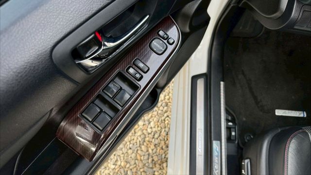 TOYOTA CAMRY/油電/I-KEY/倒車顯影/電動座椅/抬顯/定速/天窗/胎壓偵測/循跡防滑  第14張相片