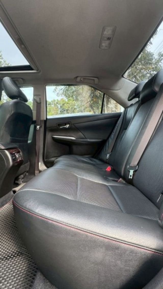 TOYOTA CAMRY/油電/I-KEY/倒車顯影/電動座椅/抬顯/定速/天窗/胎壓偵測/循跡防滑  第17張相片