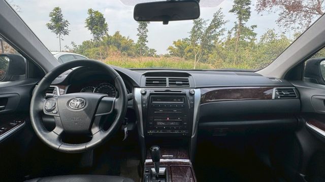 TOYOTA CAMRY/雙區恆溫空調/電動後視鏡/後座出風口  第9張相片