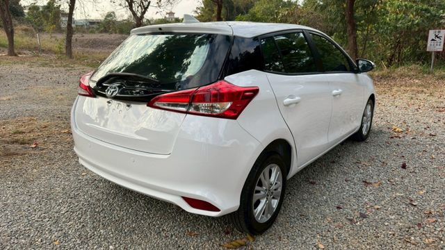 TOYOTA YARIS/循跡防滑/電動後視鏡/日行燈  第5張相片