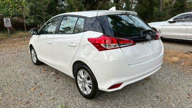 TOYOTA YARIS/循跡防滑/電動後視鏡/日行燈  第7張相片