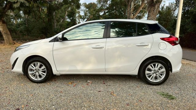 TOYOTA YARIS/循跡防滑/電動後視鏡/日行燈  第8張相片