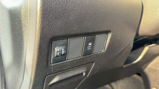 TOYOTA YARIS/循跡防滑/電動後視鏡/日行燈  第12張相片