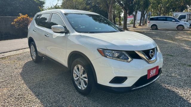 NISSAN X-TRAIL/倒車顯影/抬頭顯示器/循跡防滑/雙區恆溫空調/後座出風口/電動後視鏡  第5張相片