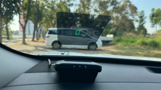 NISSAN X-TRAIL/倒車顯影/抬頭顯示器/循跡防滑/雙區恆溫空調/後座出風口/電動後視鏡  第15張相片